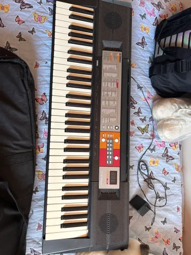 Teclado yamaha psr f50