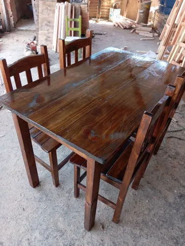 Mesa de Jantar em Madeira