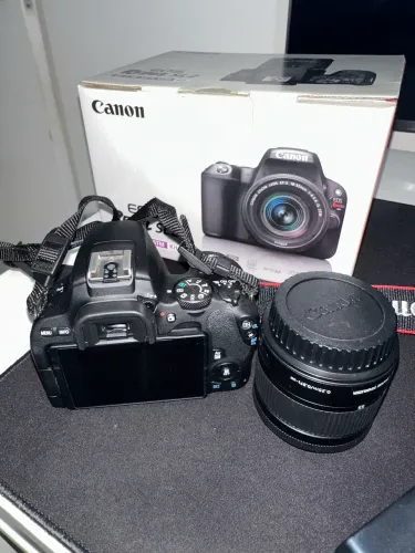 Canon SL2