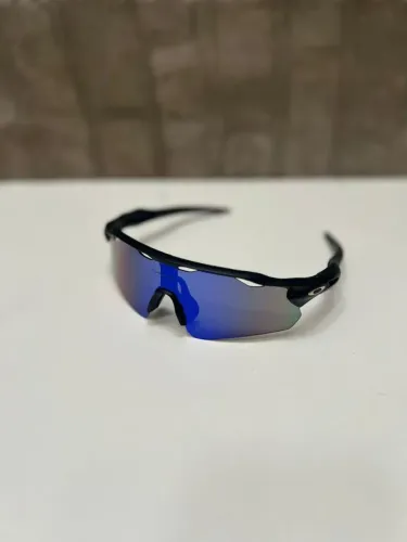 Óculos esportivo na promoção 