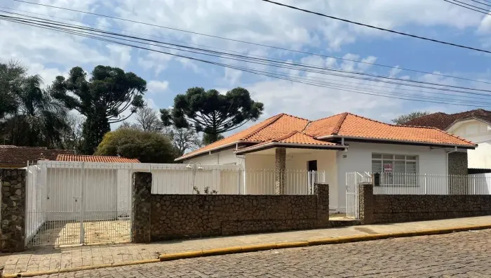 Casa para venda com 365 metros quadrados com 6 quartos em Centro - Paraisópolis - Minas Ge