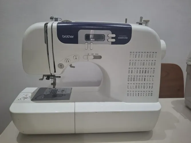 Máquina de Costura Computadorizada CS6000i  ( BROTHER)