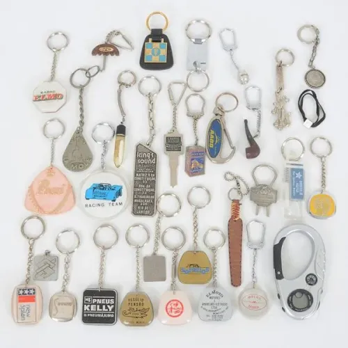 Mais de 30 chaveiros