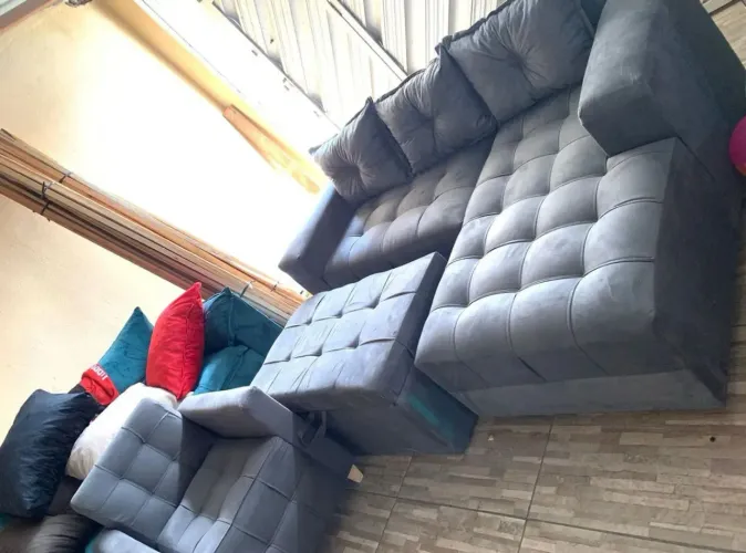 Sofá Cinza Modular com Almofadas completo com poltrona