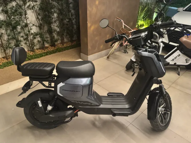 Vendo scooter elétrica 