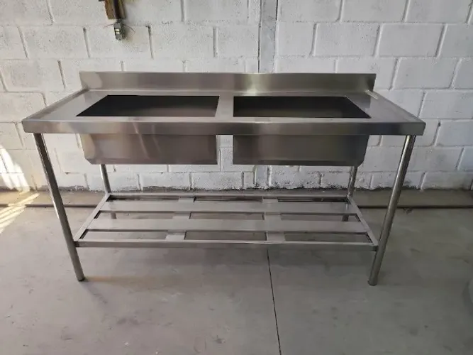 Pia Industrial em Aço Inox 1,80m com Duplo Bojo