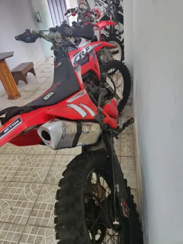 Vendo duas CRF 230 2018 e 2015