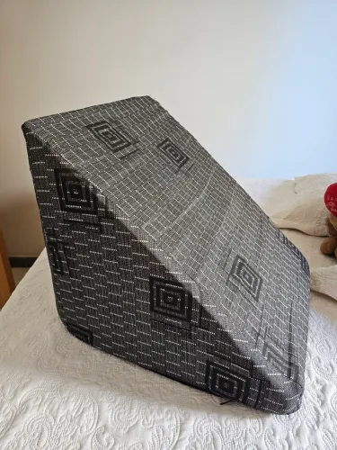 Triângulo/Travesseiro de Apoio para Leitura ou Descanso