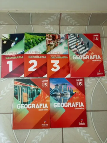 Livros de Geografia - Poliedro - 6 volumes - 2023 e 2024 - Semi novos