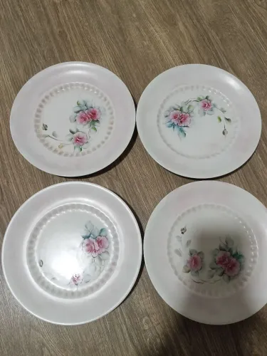 Jogo de Pratos Decorados com Rosas