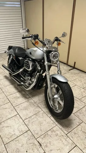 **HARLEY-DAVIDSON SPORTSTER XL1200 CUSTOM**Ótimo estado