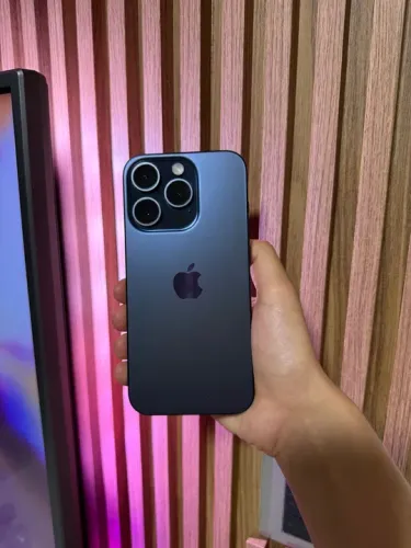 iPhone 15 Pro 128GB 100% bateria, Cor Blue Titanium, Com garantia Apple até Março 2025
