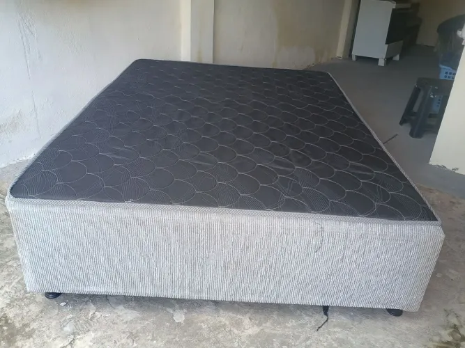 Vendo cama Box Conjugada de Casal semi-nova.