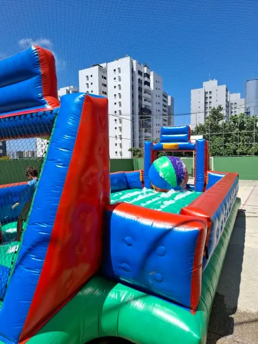 Aluguel Futebol de sabão Pula pula e Touro Mecânico 
