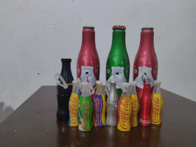 Coleção de Mini Garrafas Coca-Cola