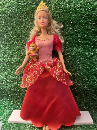 Boneca Barbie Genevieve Fairytale - Filme Barbie e as 12 Princesas Bailarinas