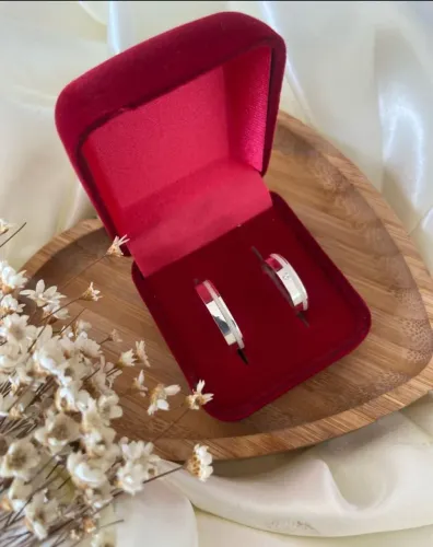 81PAR DE ALIANÇA DE PRATA 150$