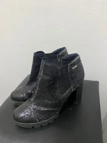 bota brilhante 