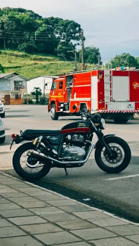 2022 Royal Enfield Interceptor 650 Sunburst