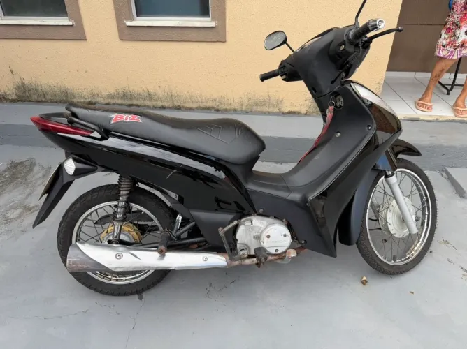 Vendo moto Biz 2013. Em dias