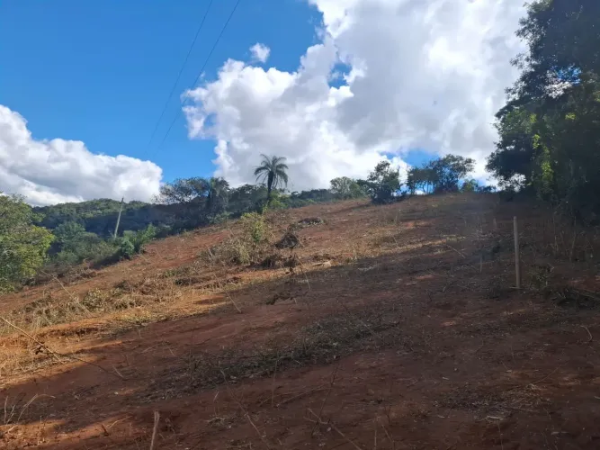Vendo ou troco terreno em Moeda