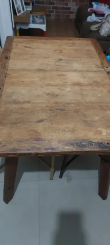 Mesa de madeira Rústica + 4 Cadeiras