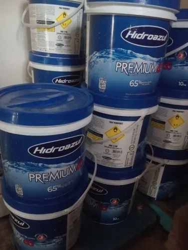 Materiais de limpeza para piscinas 