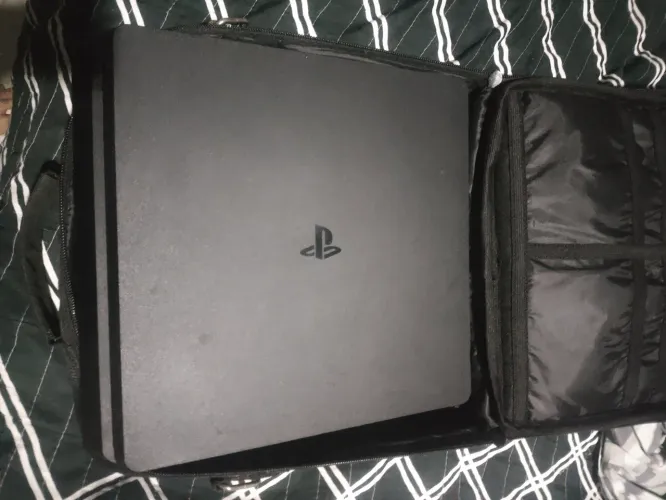 PlayStation 4 Slim 500GB + 2 Controles + Spider-Man + The Last of Us 1 e 2