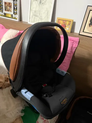 Carrinho de bebê + bebê conforto semi novo!!!!