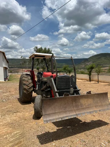 Trator MF 290 4x2 reduzido 