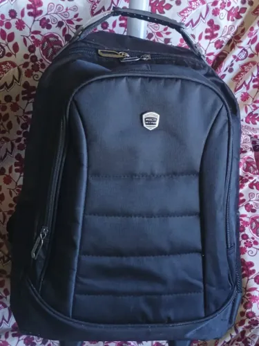 MOCHILA COM RODINHAS E ALÇA POLO KING PRETA USADA