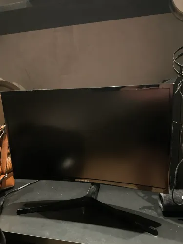 Monitor Samsung Odyssey 24" Full HD Curvo 144Hz FreeSync LC24RG50