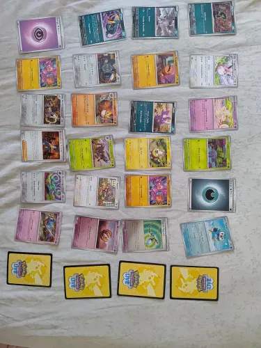 24 figurinhas Pokémon- Mega Evolução Fogo Fantasmagórico c3