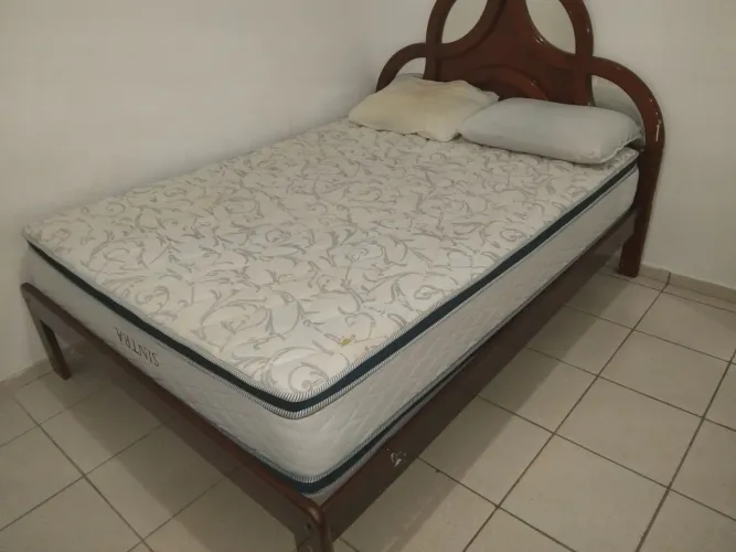 Cama em estado de novo