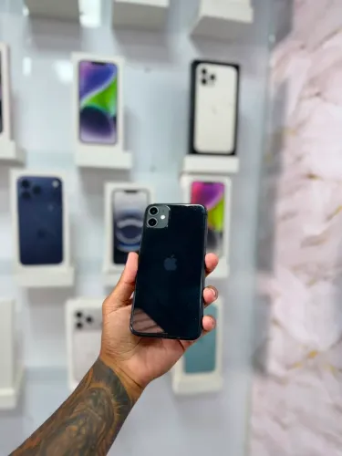 iPhone 11 - 128GB ( Preto )