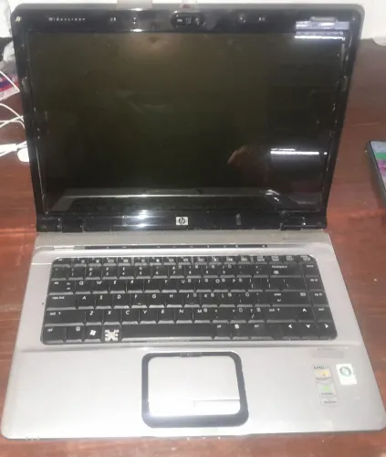 Notebook estragado não sei o problema não tenho carregador vendo como está