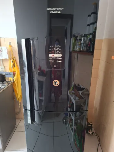 Geladeira Inverse Preta