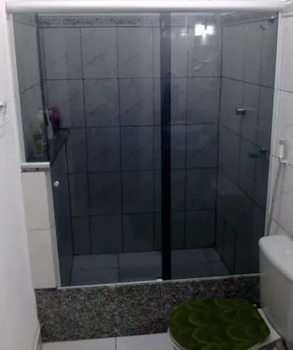 Vendo Box de banheiro 