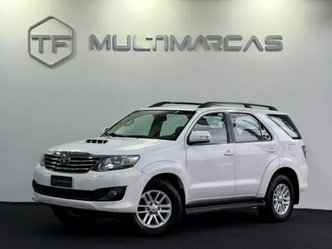 Toyota Hilux SW4 SRV D4-d 4X4 3.0 TDI Dies. AUT 2015
