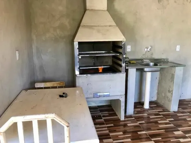 Alugo casa em Capão da Canoa 3 dorm., 2 ban., semi mobiliada sozinha no patio