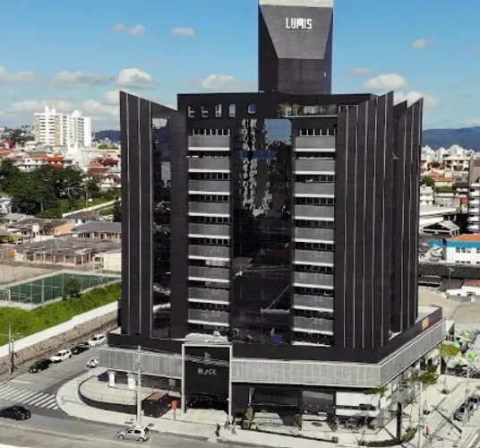 Sala comercial do Edifício Black, Estreito.