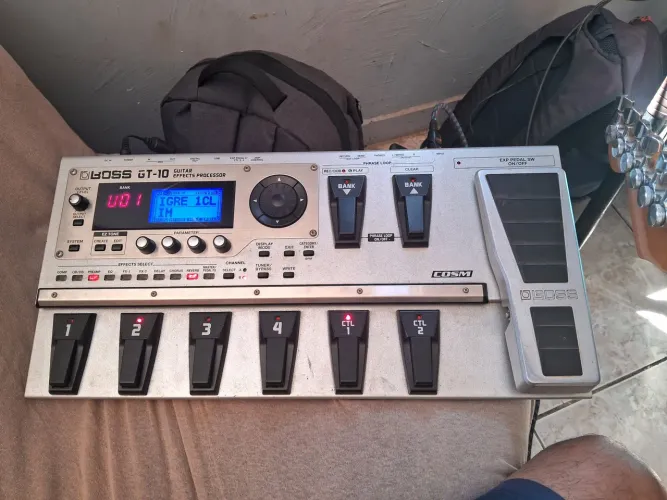 Vendo pedaleira BOSS GT 10