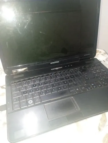 Vendendo um emachines e725 usado