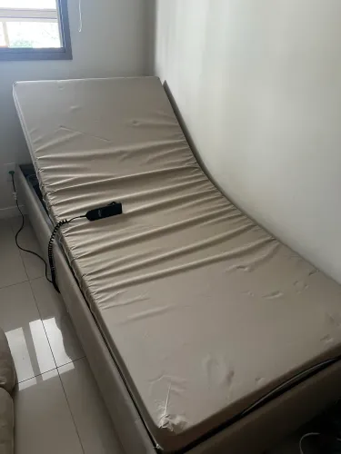 10x de 249 Cama Hospitalar Articulada Resistente Com Colchão E Controle