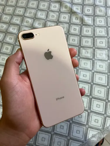 iPhone 8 Plus 