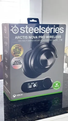 Headset SteelSeries Arctis Nova Pro Wireless - Edição Xbox (Movo)