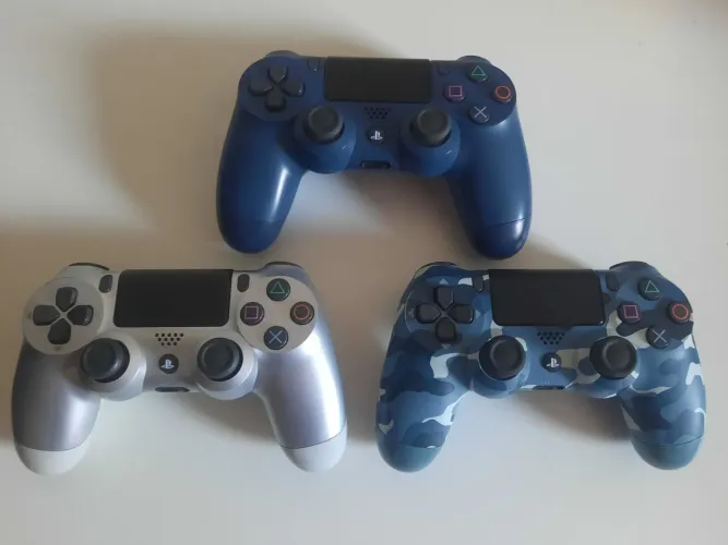 Controle de PS4 impecáveis 