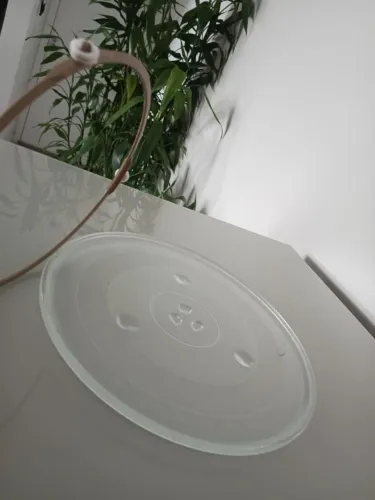 Prato de microondas em excelente estado