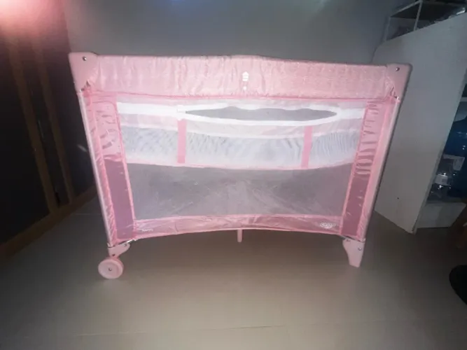 Berço Portátil com Colchão