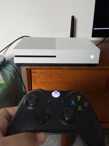 XBOX ONE S 1TB